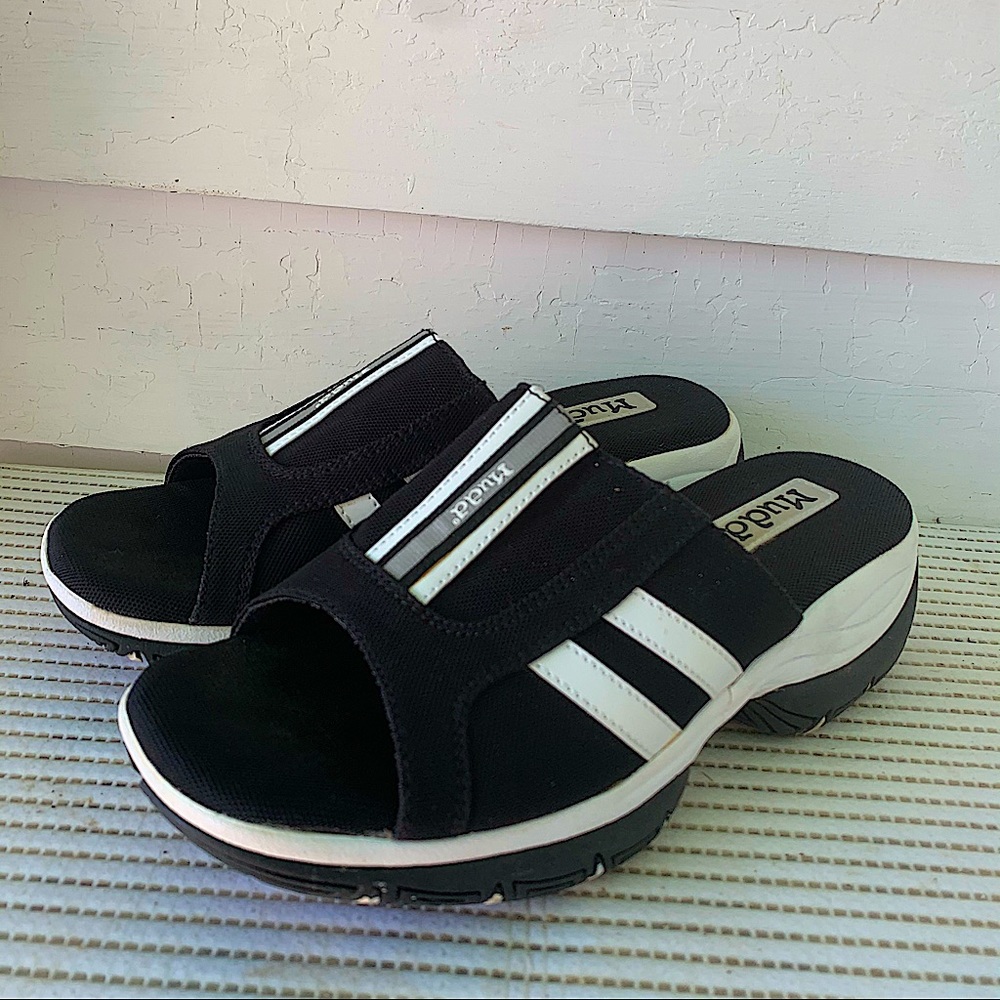 Mudd Sporty Colony Sandals size 8